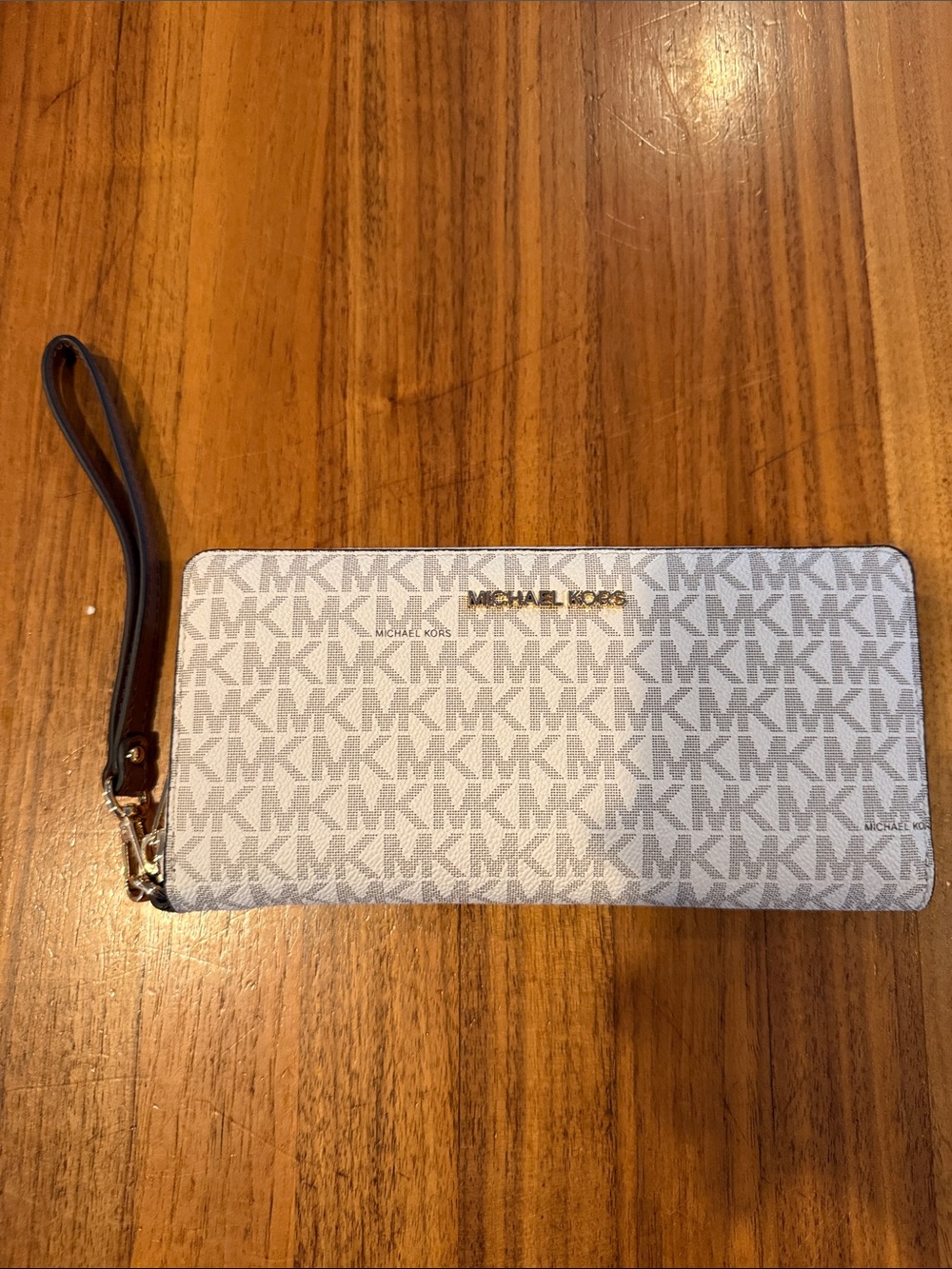 New without tags Michael Kors large jet set travel continental wallet